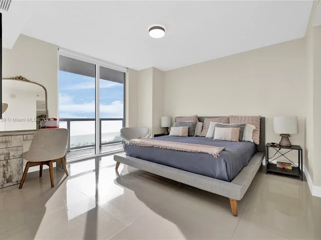 50 Biscayne Blvd # 1802, Miami FL 33132