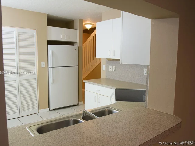 14311 SW 96th St # 301, Miami FL 33186