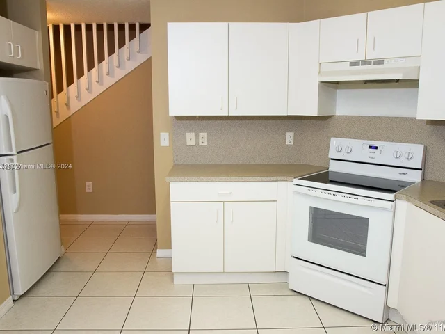 14311 SW 96th St # 301, Miami FL 33186