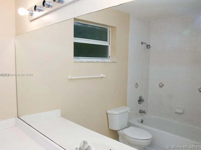 14311 SW 96th St # 301, Miami FL 33186