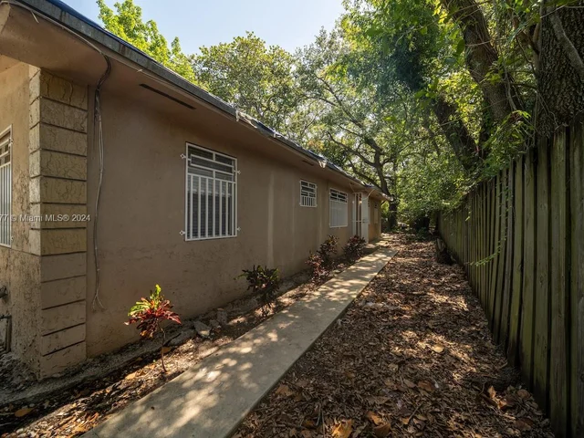 5545 NW 3rd Avenue, Miami FL 33127