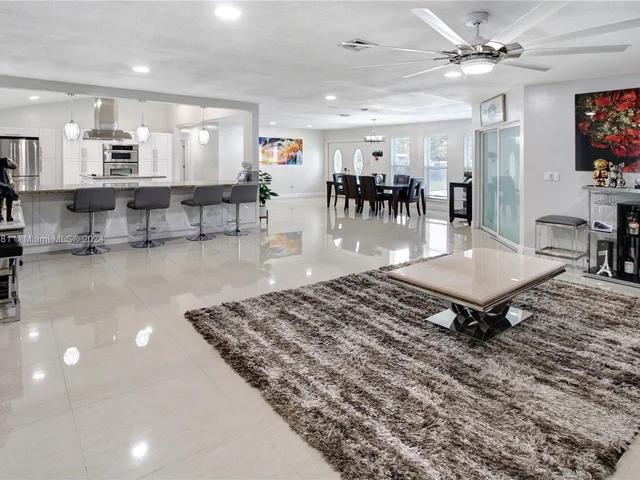 2 SW 62nd Ter, Plantation FL 33317