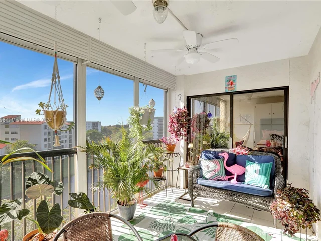 2221 Cypress Island Dr # 702, Pompano Beach FL 33069