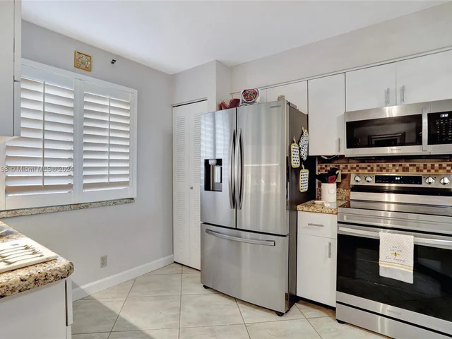 2221 Cypress Island Dr # 702, Pompano Beach FL 33069