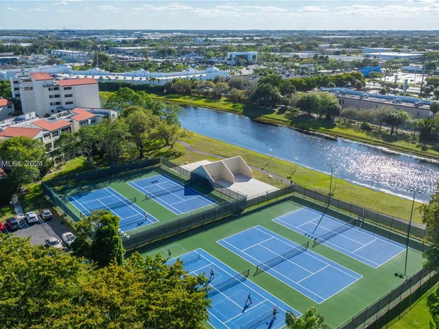 2221 Cypress Island Dr # 702, Pompano Beach FL 33069