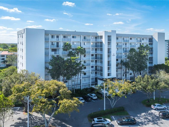 2221 Cypress Island Dr # 702, Pompano Beach FL 33069