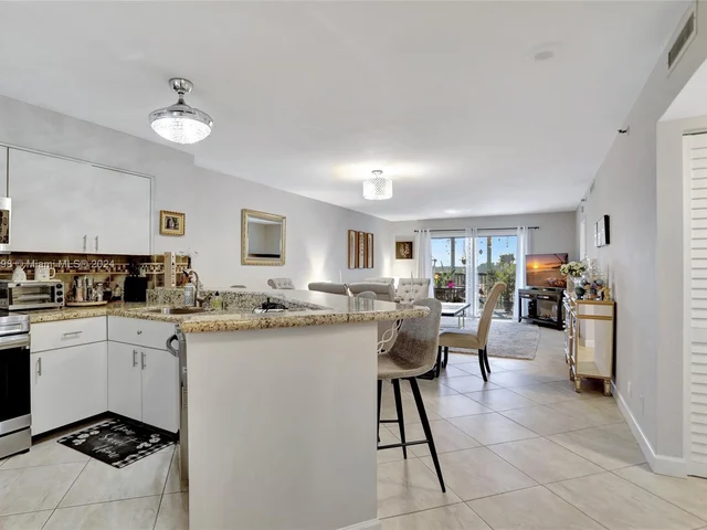 2221 Cypress Island Dr # 702, Pompano Beach FL 33069