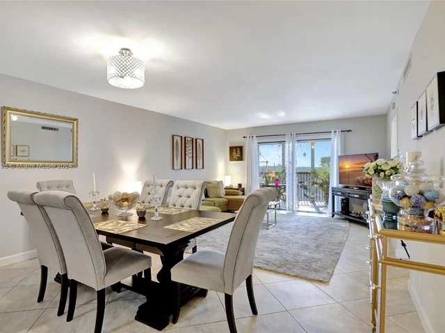 2221 Cypress Island Dr # 702, Pompano Beach FL 33069