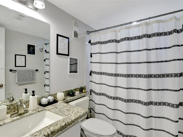 2221 Cypress Island Dr # 702, Pompano Beach FL 33069