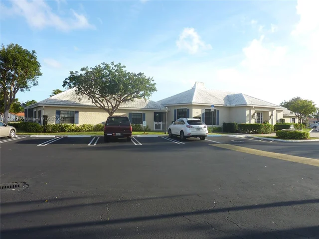 140 Cypress Club Dr # 403, Pompano Beach FL 33060