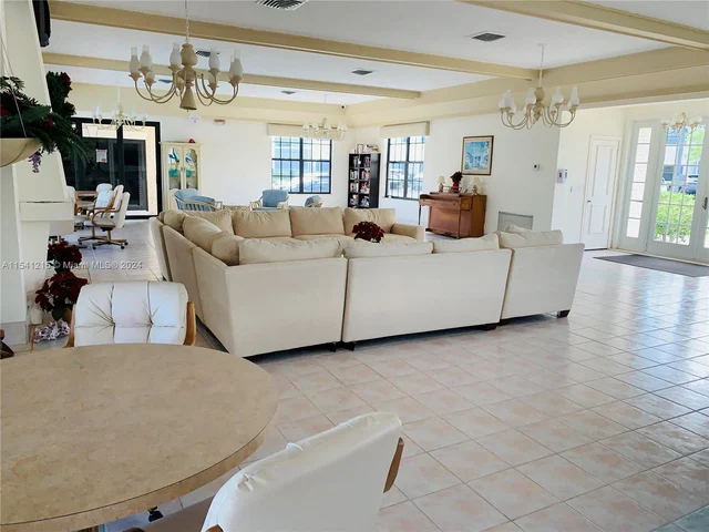 140 Cypress Club Dr # 403, Pompano Beach FL 33060