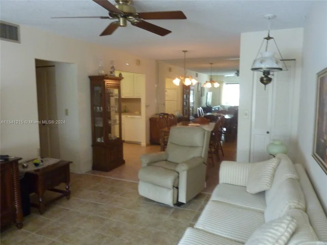140 Cypress Club Dr # 403, Pompano Beach FL 33060