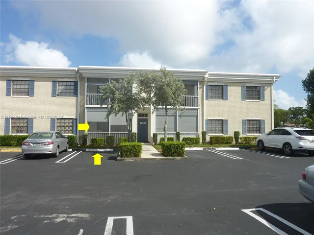 140 Cypress Club Dr # 403, Pompano Beach FL 33060