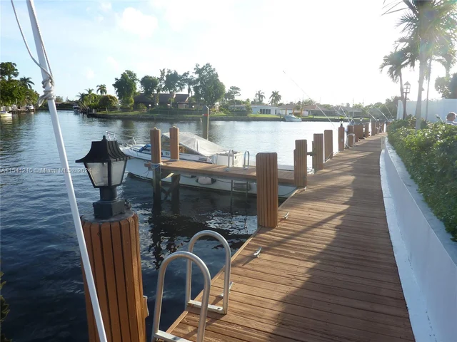 140 Cypress Club Dr # 403, Pompano Beach FL 33060