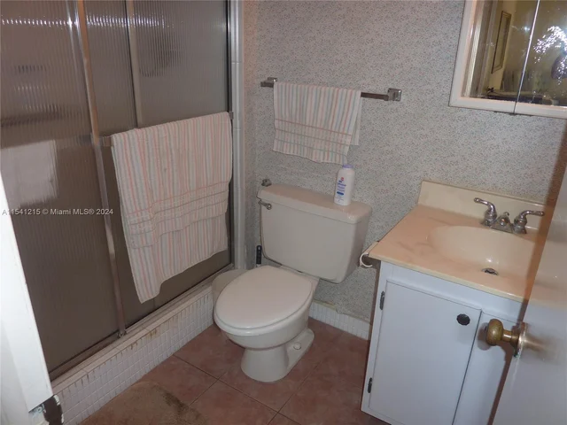 140 Cypress Club Dr # 403, Pompano Beach FL 33060