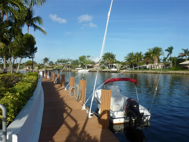 140 Cypress Club Dr # 403, Pompano Beach FL 33060