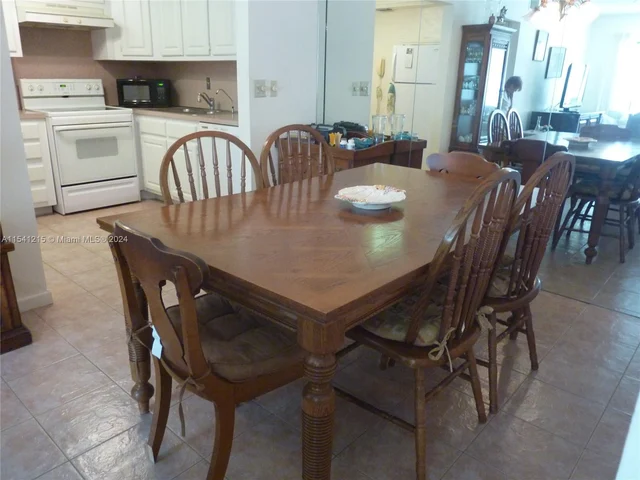 140 Cypress Club Dr # 403, Pompano Beach FL 33060