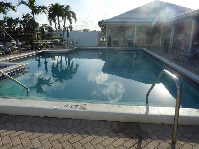 140 Cypress Club Dr # 403, Pompano Beach FL 33060