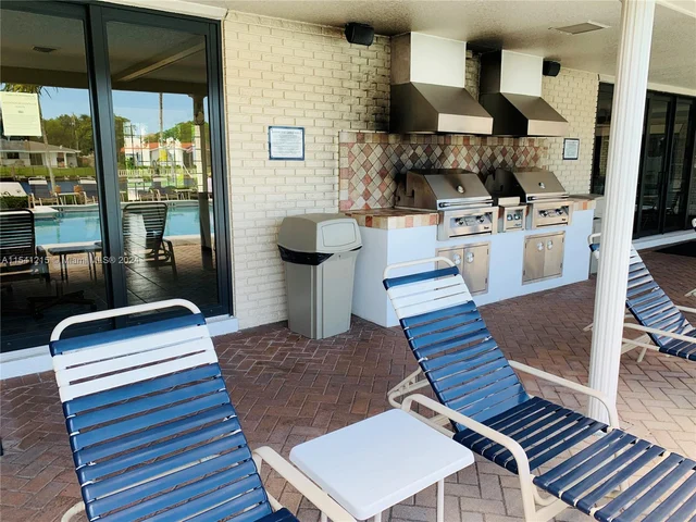 140 Cypress Club Dr # 403, Pompano Beach FL 33060