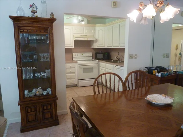 140 Cypress Club Dr # 403, Pompano Beach FL 33060