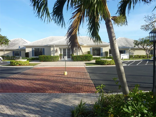 140 Cypress Club Dr # 403, Pompano Beach FL 33060