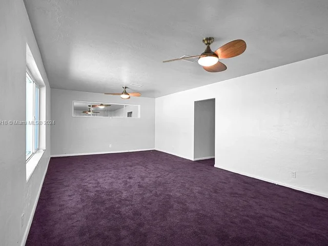 6560 Hayes St, Hollywood FL 33024