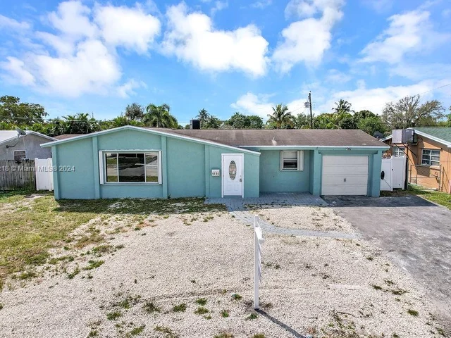 6560 Hayes St, Hollywood FL 33024