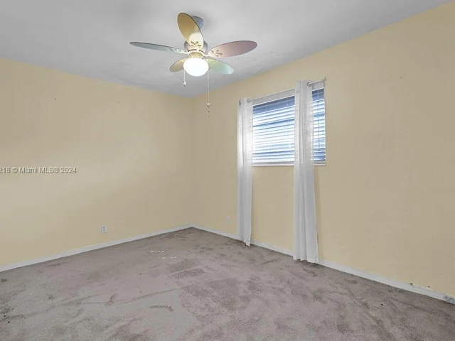 6560 Hayes St, Hollywood FL 33024