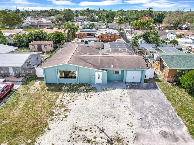 6560 Hayes St, Hollywood FL 33024