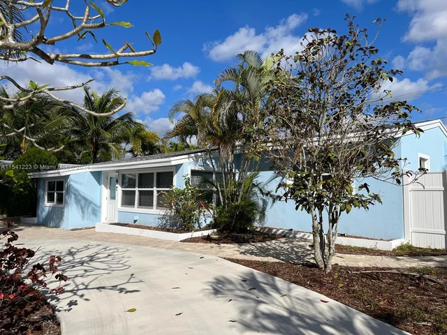 2281 SW 15th St, Fort Lauderdale FL 33312