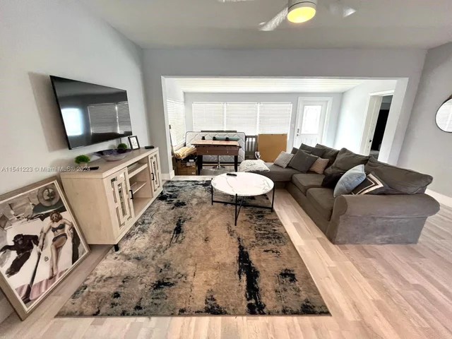 2281 SW 15th St, Fort Lauderdale FL 33312