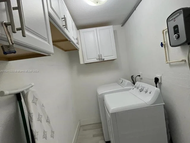 2281 SW 15th St, Fort Lauderdale FL 33312