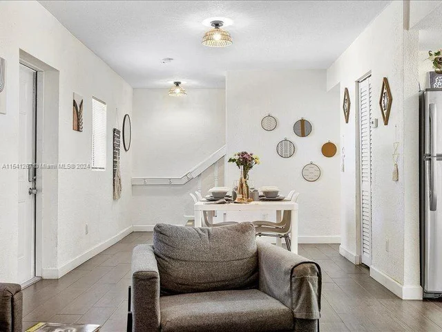 30 NW 53rd St # B, Miami FL 33127