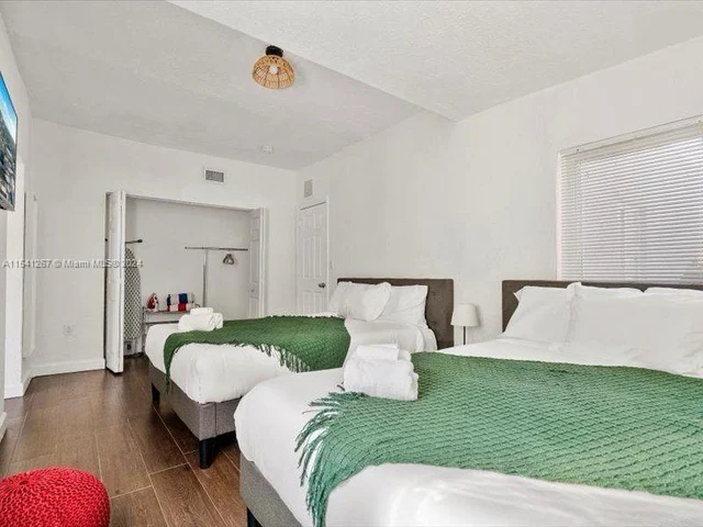 30 NW 53rd St # B, Miami FL 33127