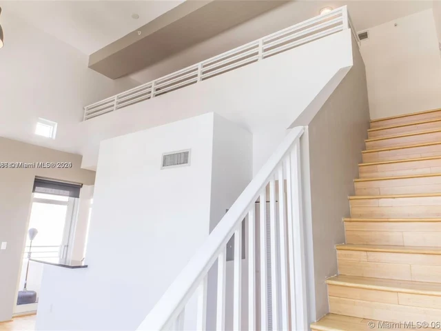 7600 Collins Ave # 1201, Miami Beach FL 33141