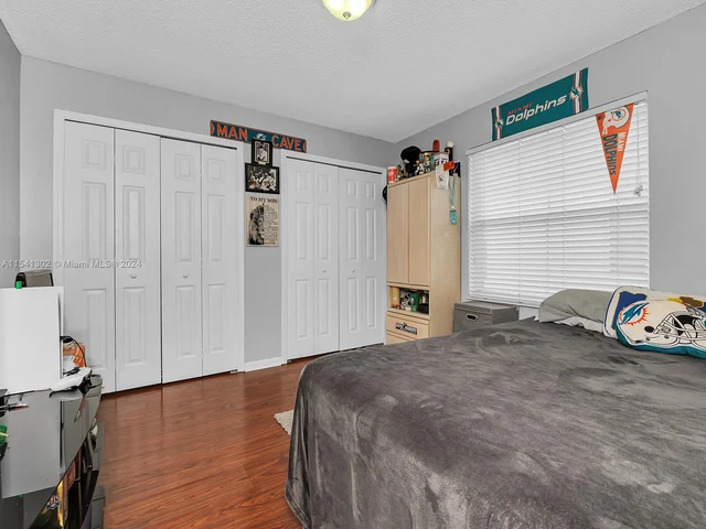 14066 S Cypress Cove Cir, Davie FL 33325