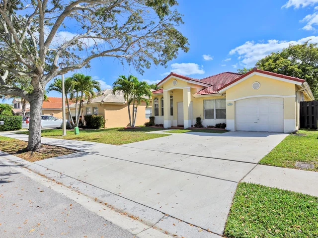 14066 S Cypress Cove Cir, Davie FL 33325
