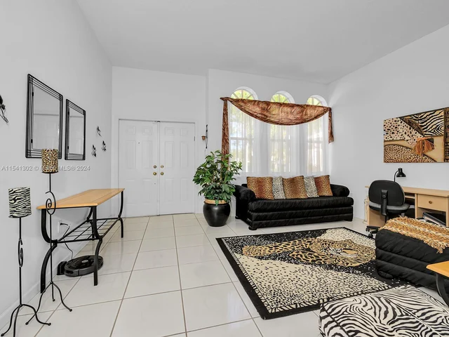 14066 S Cypress Cove Cir, Davie FL 33325