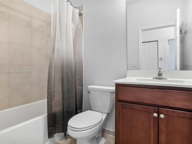 10618 W 33rd Way # 10618, Hialeah FL 33018