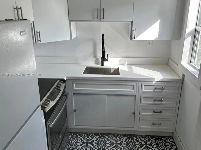 1068 NW 66th St # 0, Miami FL 33150