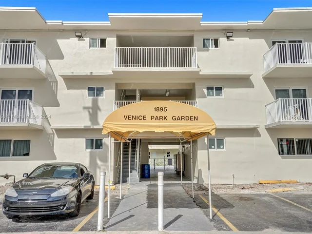 1895 Venice Park Dr # 20B, North Miami FL 33181
