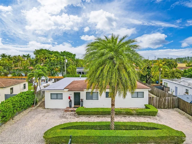 7749 SW 34th Ter, Miami FL 33155
