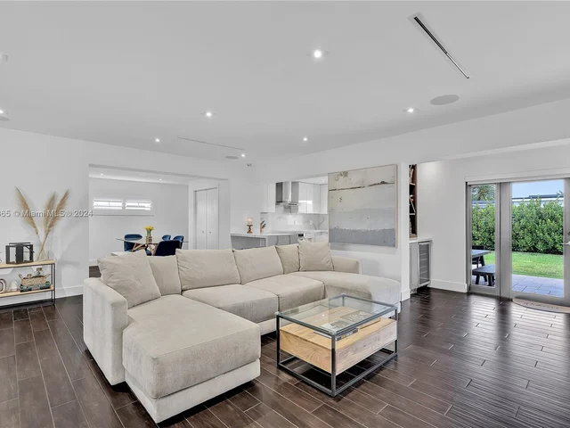 7749 SW 34th Ter, Miami FL 33155