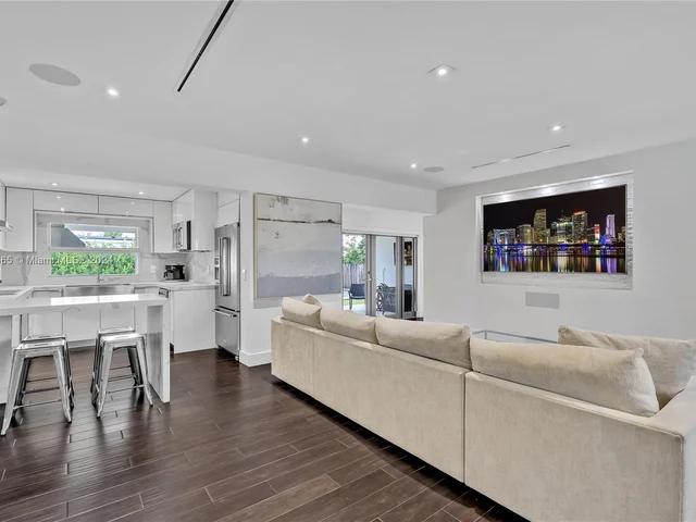 7749 SW 34th Ter, Miami FL 33155