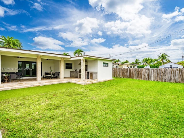7749 SW 34th Ter, Miami FL 33155