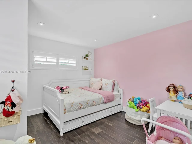 7749 SW 34th Ter, Miami FL 33155