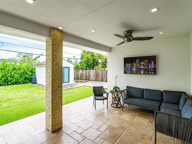 7749 SW 34th Ter, Miami FL 33155