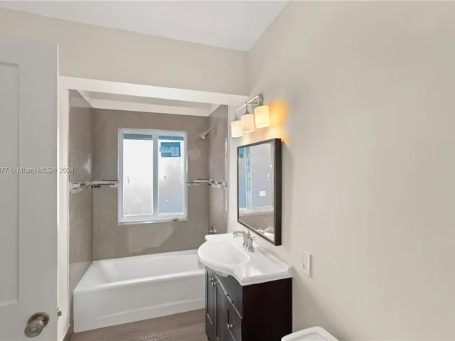 5614 San Vicente St, Coral Gables FL 33146