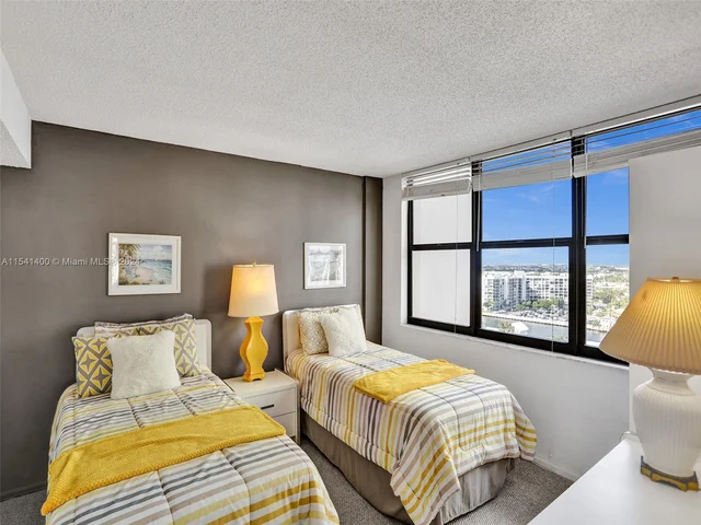 2301 S Ocean Dr # 1505, Hollywood FL 33019