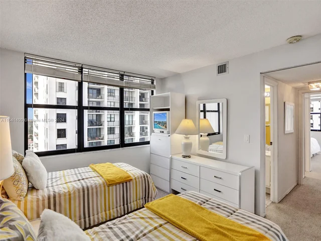 2301 S Ocean Dr # 1505, Hollywood FL 33019